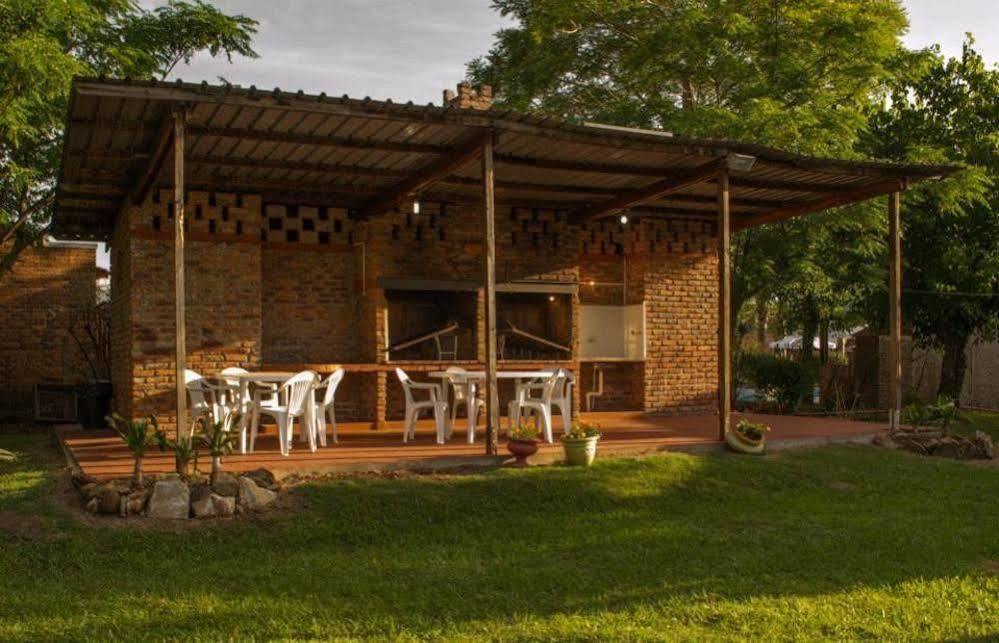 Brisas Del Rio Apart Hotel Termas del Daymán Exterior foto
